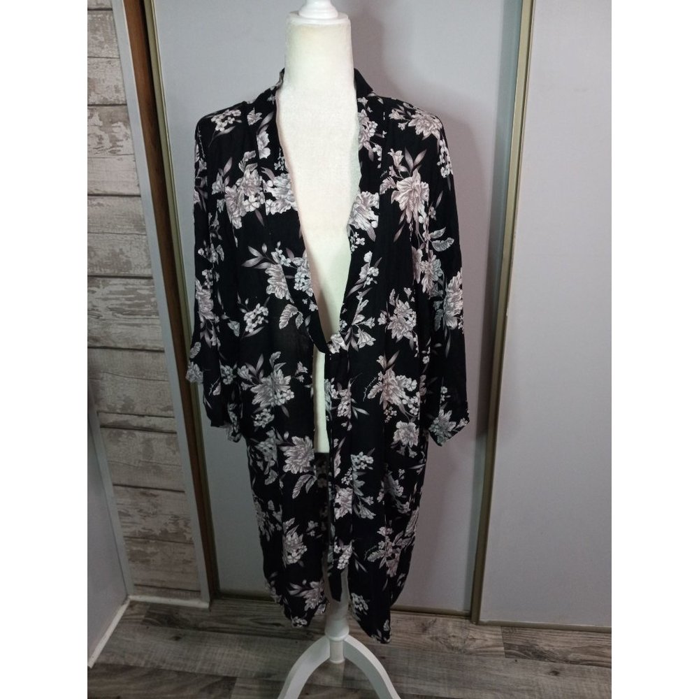 Spiritual Gangster OS Black Floral Lightweight Midi Beach Casual Wrap Kimono Top